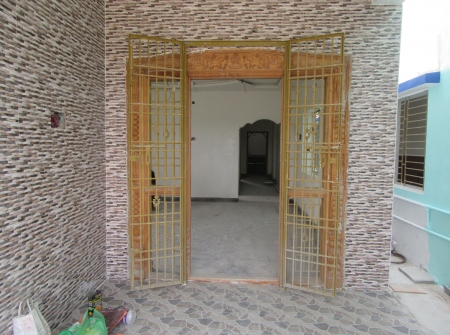 1) Li Id : 142 - House Entrance.JPG